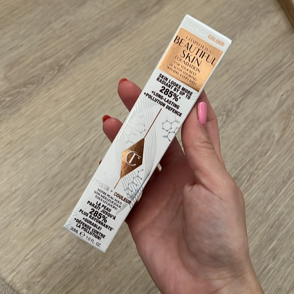 Charlotte Tilbury Beautiful Skin Med Coverage Liquid Fdn w/ Hyaluronic Acid - 6